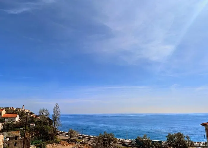 Familial - Vue Bastia (Corsica)